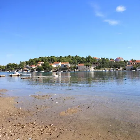 With A Parking Space Lumbarda, Korcula - 9329 鲁巴达