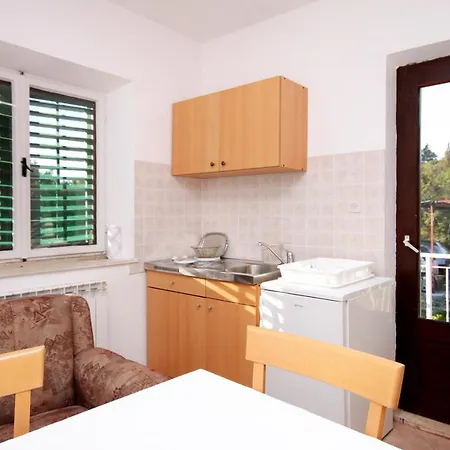 Apartments With A Parking Space Lumbarda, Korcula - 9329 *